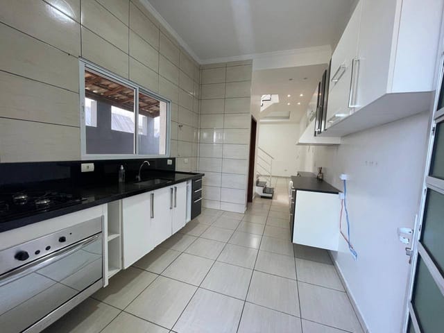 Sobrado com 152m² 3 quartos e 3 banheiros, à venda, no bairro Nakamura Park em Cotia