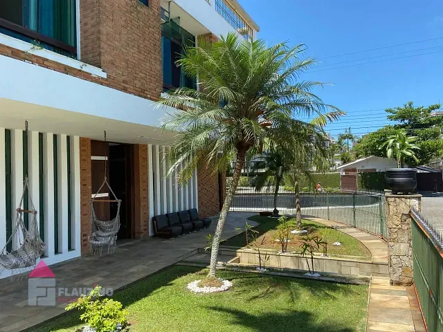 Sobrado com 522m² 6 quartos e 5 banheiros, à venda, no bairro Balneário Cidade Atlântica em Guarujá