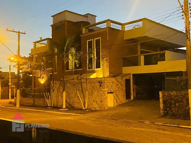 Sobrado com 522m² 6 quartos e 5 banheiros, à venda, no bairro Balneário Cidade Atlântica em Guarujá