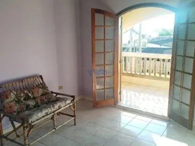 Sobrado 4 quartos e 3 banheiros, à venda, no bairro Conjunto Residencial Galo Branco em São José dos Campos