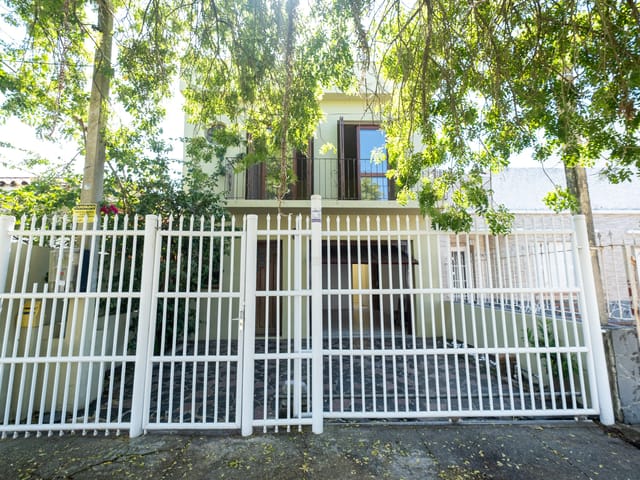 Casa com 196m² 3 quartos e 3 banheiros, para alugar, no bairro Três Vendas em Pelotas
