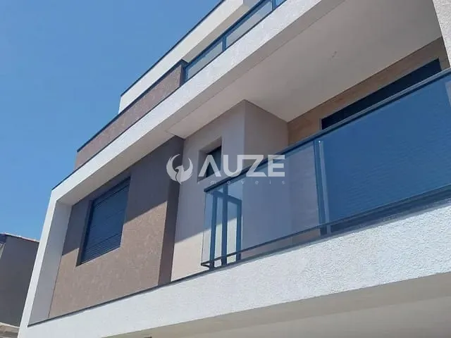 Sobrado com 167m² 3 quartos e 3 banheiros, à venda, no bairro Xaxim em Curitiba