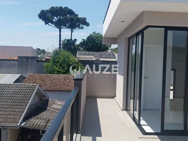 Sobrado com 167m² 3 quartos e 3 banheiros, à venda, no bairro Xaxim em Curitiba