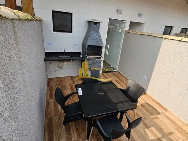 Sobrado com 110m² 3 quartos e 3 banheiros, à venda, no bairro Maracanã em Praia Grande