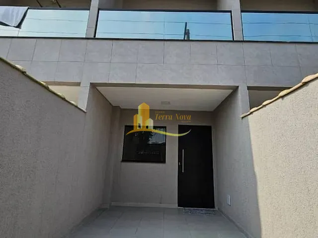 Sobrado com 110m² 3 quartos e 3 banheiros, à venda, no bairro Maracanã em Praia Grande