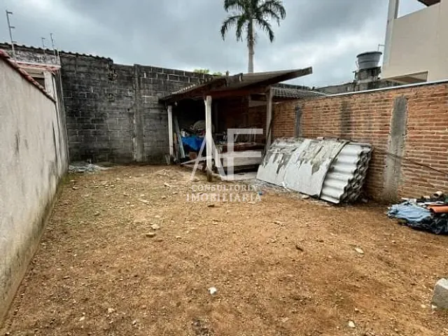 Sobrado com 143m², à venda, no bairro Quiririm em Taubaté