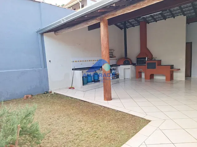 Sobrado com 250m² 3 quartos e 1 banheiro, à venda, no bairro Urbanova em São José dos Campos