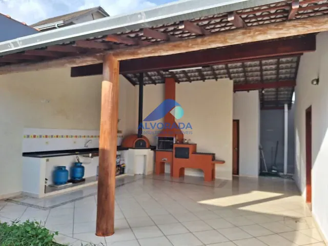 Sobrado com 250m² 3 quartos e 1 banheiro, à venda, no bairro Urbanova em São José dos Campos