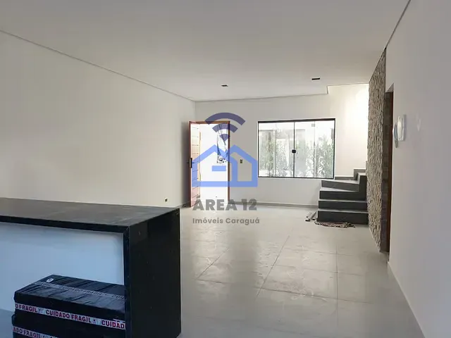 Sobrado com 120m² 2 quartos e 3 banheiros, à venda, no bairro Pontal de Santa Marina em Caraguatatuba