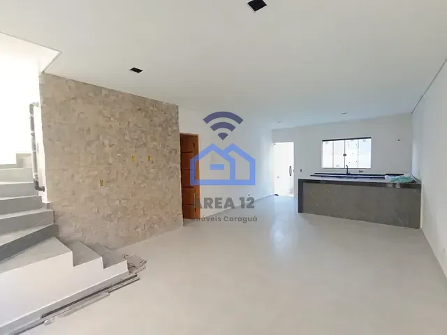 Sobrado com 120m² 2 quartos e 3 banheiros, à venda, no bairro Pontal de Santa Marina em Caraguatatuba