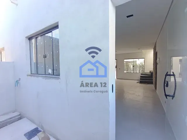 Sobrado com 120m² 2 quartos e 3 banheiros, à venda, no bairro Pontal de Santa Marina em Caraguatatuba