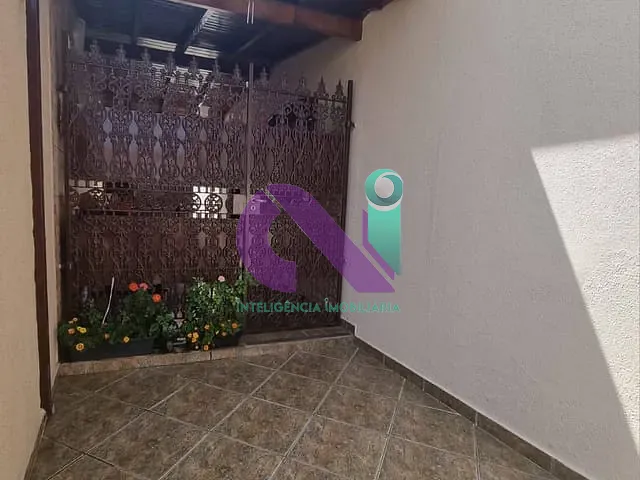 Sobrado com 246m² 3 quartos e 2 banheiros, à venda, no bairro Umuarama em Osasco