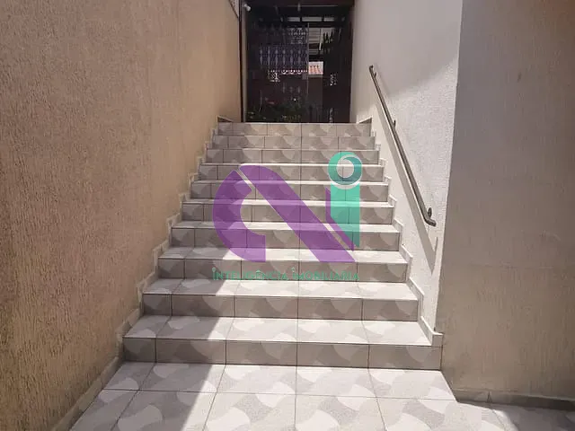 Sobrado com 246m² 3 quartos e 2 banheiros, à venda, no bairro Umuarama em Osasco
