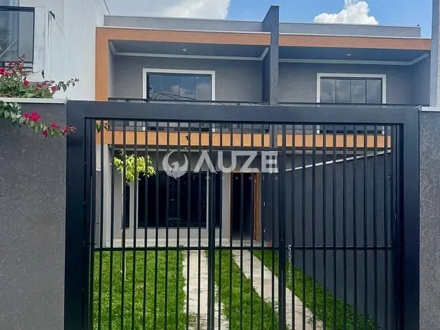 Sobrado 3 quartos e 3 banheiros, à venda, no bairro Pinheirinho em Curitiba