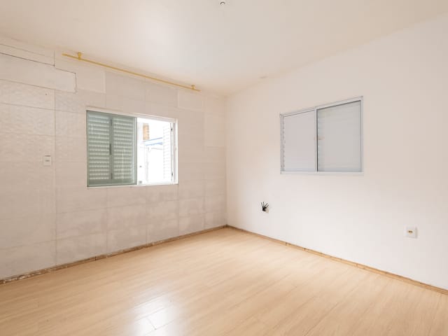 Casa com 150m² 1 quarto e 2 banheiros, à venda, no bairro Laranjal em Pelotas