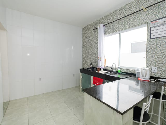 Casa com 150m² 1 quarto e 2 banheiros, à venda, no bairro Laranjal em Pelotas