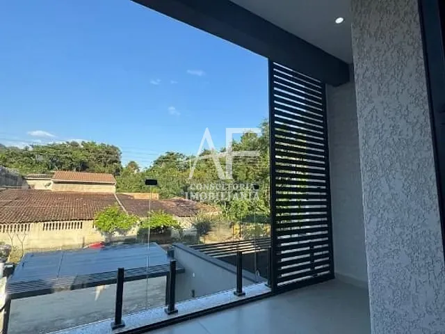 Sobrado com 125m², à venda, no bairro Perequê-Açu em Ubatuba