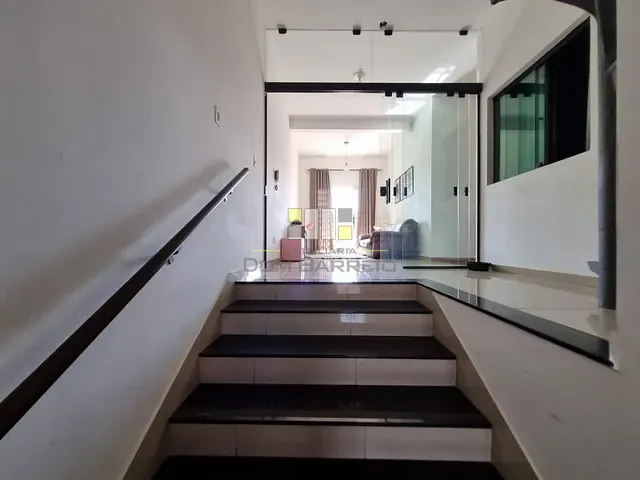 Sobrado com 250m² 3 quartos e 3 banheiros, à venda, no bairro Jardim Amélia em Sumaré