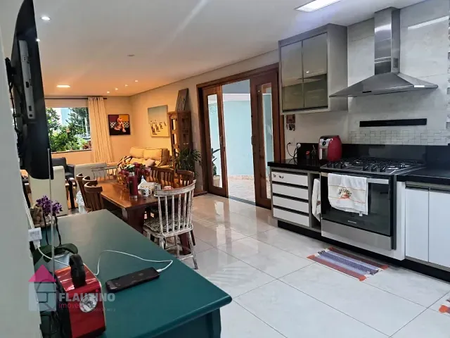 Sobrado com 240m² 4 quartos e 4 banheiros, à venda, no bairro Vila Mariza em São Bernardo do Campo
