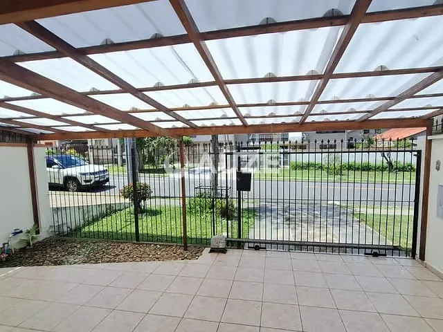 Sobrado 4 quartos e 3 banheiros, à venda, no bairro Jardim das Américas em Curitiba