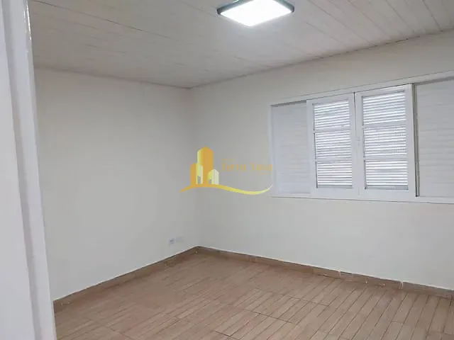 Sobrado com 200m² 4 quartos e 3 banheiros, à venda, no bairro Jardim Liderança em São Paulo