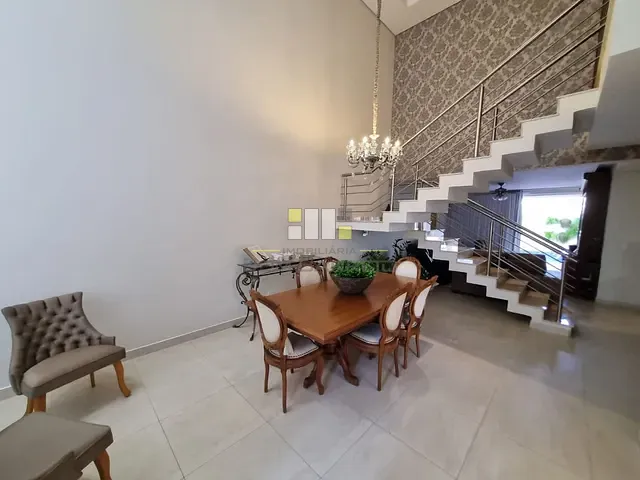 Sobrado com 263m² 3 quartos e 2 banheiros, à venda, no bairro Residencial Portal do Lago em Sumaré