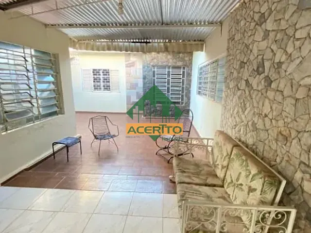Sobrado com 730m² 5 quartos e 7 banheiros, à venda ou para alugar, no bairro Centro em Araçatuba