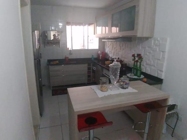 Sobrado com 64m² 2 quartos e 2 banheiros, à venda, no bairro Jardim Sandra em Cotia