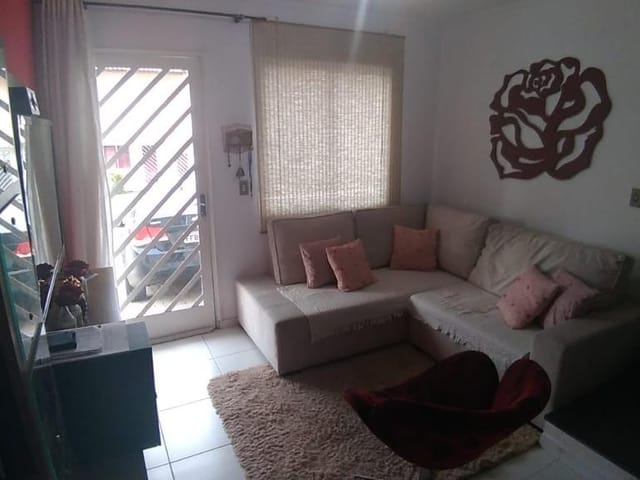 Sobrado com 64m² 2 quartos e 2 banheiros, à venda, no bairro Jardim Sandra em Cotia