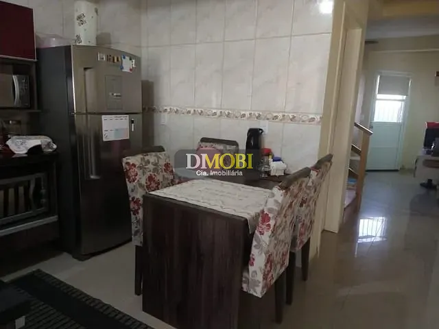 Sobrado com 100m² 2 quartos e 2 banheiros, à venda, no bairro Santa Fé em Gravataí
