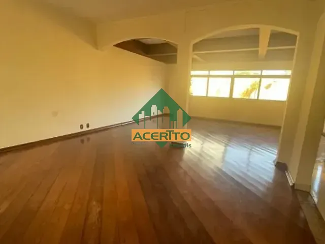 Sobrado com 384m² 4 quartos e 4 banheiros, à venda ou para alugar, no bairro Centro em Araçatuba