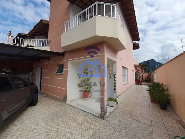 Sobrado com 276m² 4 quartos e 5 banheiros, à venda, no bairro Indaiá em Caraguatatuba