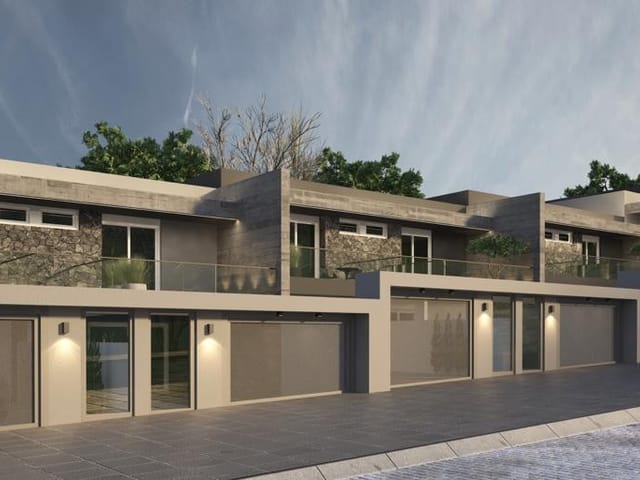Sobrado 3 quartos e 2 banheiros, à venda, no bairro Cinqüentenário em Caxias do Sul