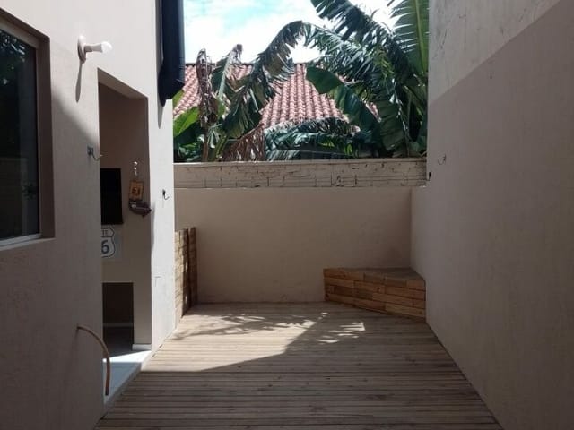 Sobrado 3 quartos e 3 banheiros, à venda, no bairro Ingleses do Rio Vermelho em Florianópolis