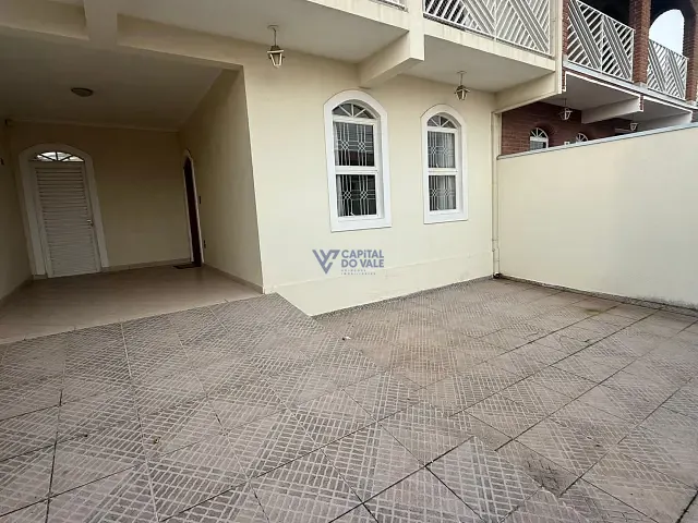 Sobrado com 225m² 4 quartos e 4 banheiros, à venda, no bairro Jardim Paulista em São José dos Campos