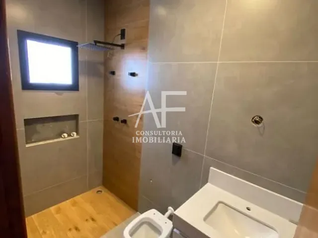 Sobrado com 287m², à venda, no bairro Itapecerica em Taubaté
