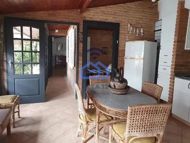 Sobrado com 474m² 6 quartos e 6 banheiros, à venda, no bairro Praia das Palmeiras em Caraguatatuba