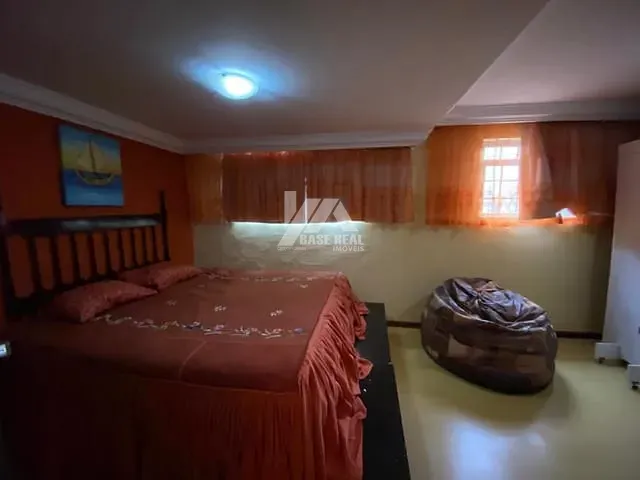 Sobrado com 640m² 5 quartos e 5 banheiros, à venda, no bairro Bonsucesso em Guarapuava