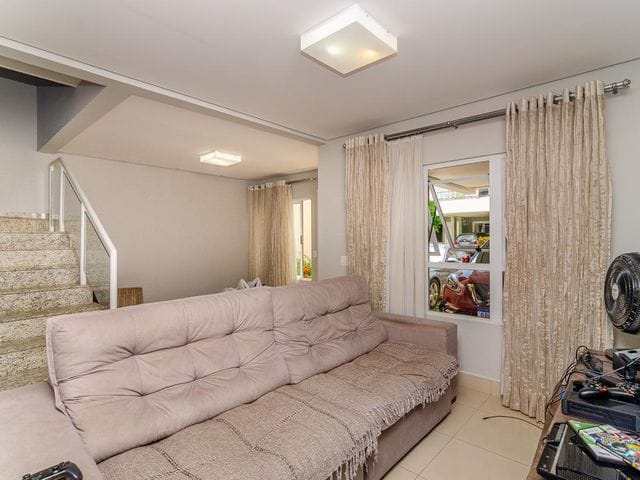 Foto do Sobrado - Sobrado a Venda no Condomínio Alameda Pinheiros - 3 Quartos sendo 1 suíte - Sala 2 ambientes - 2 Vagas de Garagem - Churrasqueira | Guepardo Imob