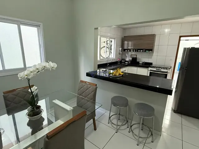 Sobrado com 125m² 3 quartos e 3 banheiros, à venda, no bairro Jardim das Indústrias em São José dos Campos