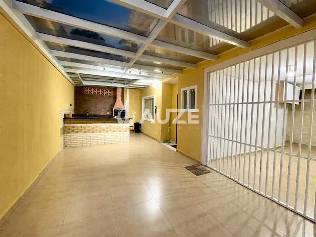 Sobrado 3 quartos e 3 banheiros, à venda, no bairro Uberaba em Curitiba