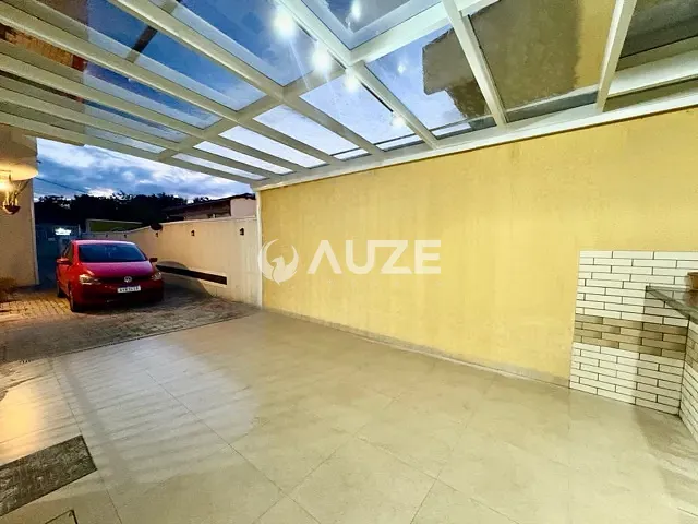 Sobrado 3 quartos e 3 banheiros, à venda, no bairro Uberaba em Curitiba