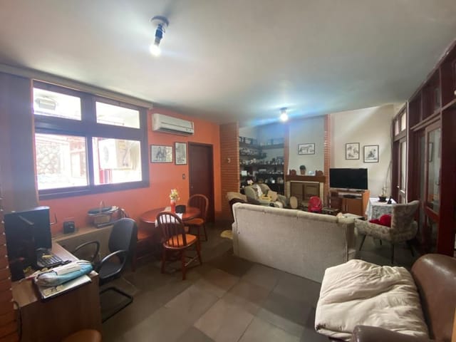 Casa com 420m² 4 quartos e 3 banheiros, à venda, no bairro Centro em Pelotas