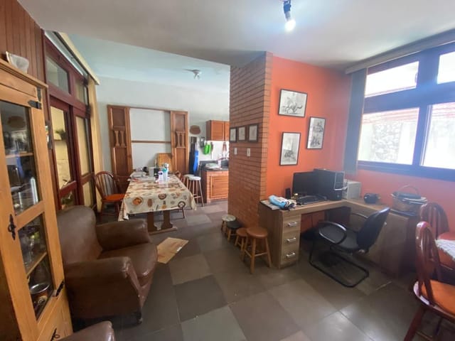 Casa com 420m² 4 quartos e 3 banheiros, à venda, no bairro Centro em Pelotas