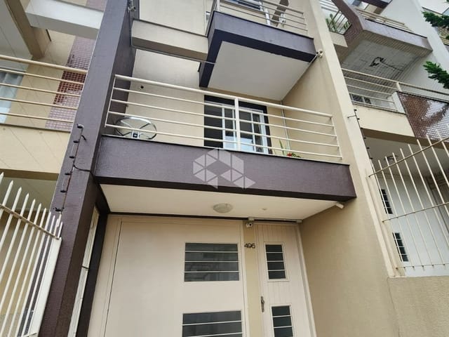 Sobrado 3 quartos e 2 banheiros, à venda, no bairro Nossa Senhora da Saúde em Caxias do Sul