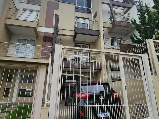Sobrado 3 quartos e 2 banheiros, à venda, no bairro Nossa Senhora da Saúde em Caxias do Sul