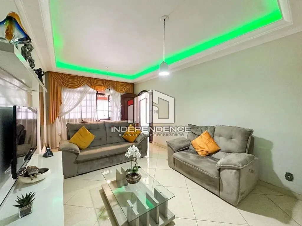 Sobrado, 3 quartos, 197 m² - Foto 1