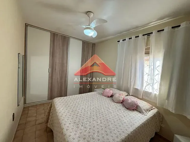 Casa com 138m² 4 quartos e 1 banheiro, à venda, no bairro Jardim Ismênia em São José dos Campos