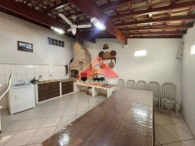 Casa com 138m² 4 quartos e 1 banheiro, à venda, no bairro Jardim Ismênia em São José dos Campos