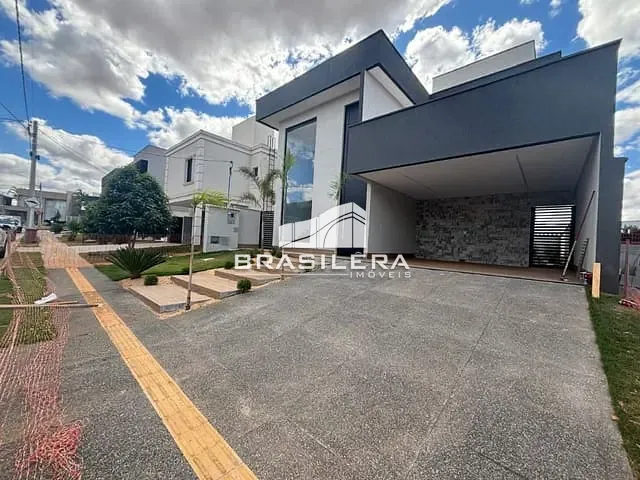 Sobrado com 300m² 4 quartos e 6 banheiros, à venda, no bairro Jardins Bolonha em Senador Canedo